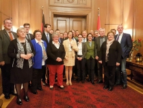 Die CDU-Landesgruppe Baden-Württemberg wurde von der Botschafterin I.E. Christine Schraner Burgener (Bildmitte) in die Residenz der Schweizerischen Botschaft eingeladen | 06.03.17